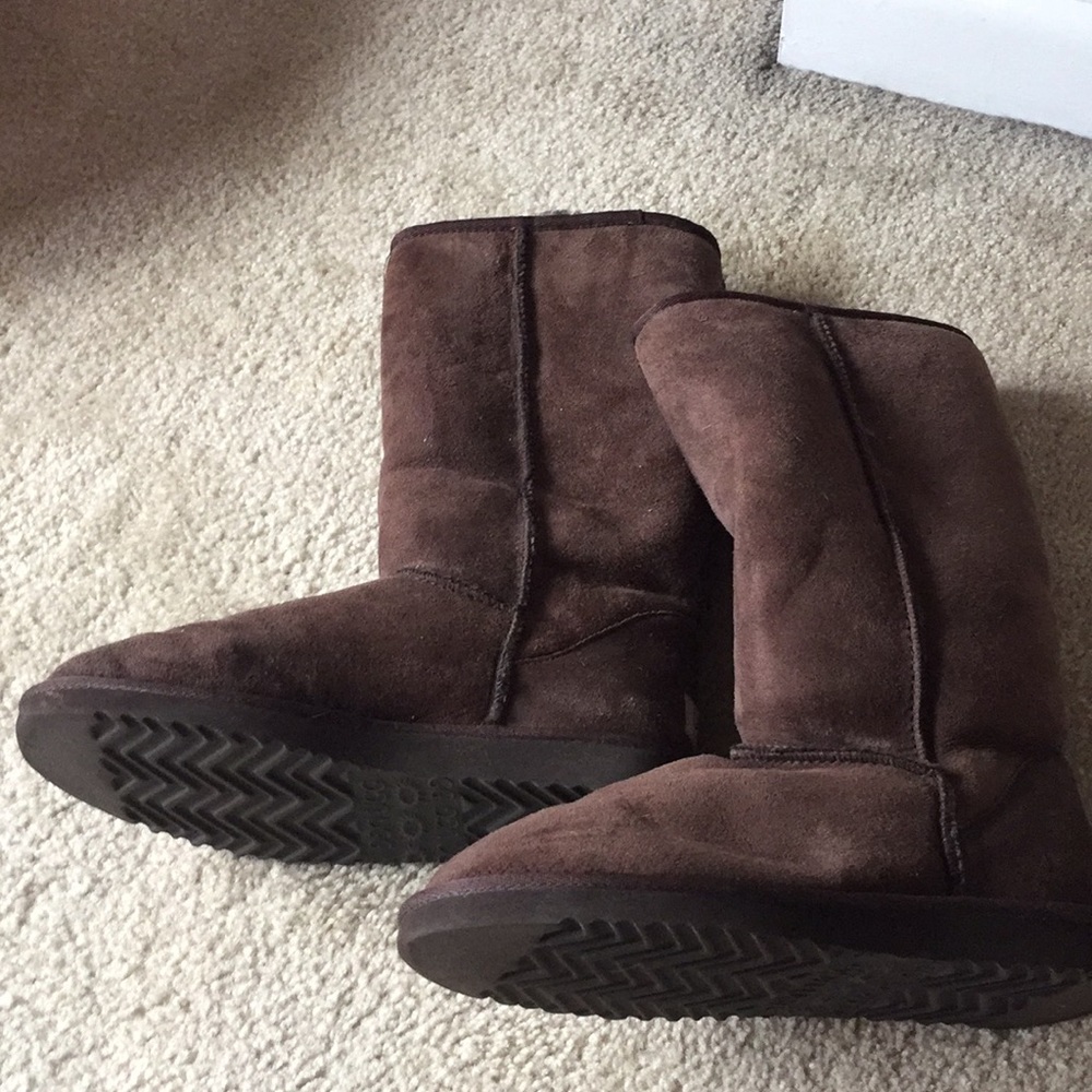 Dark brown tall Ugg’s